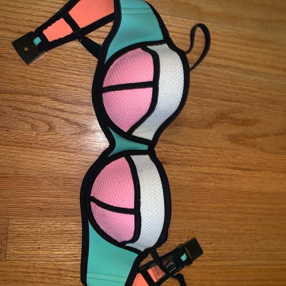 Triangl Bikini Tops!! - Picture 7 of 8